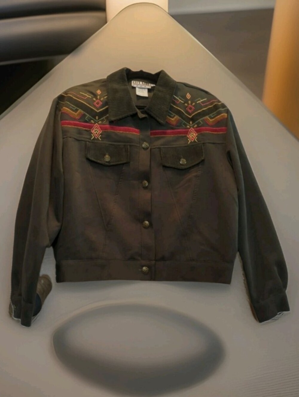 City Girl Sport Women’s Boho Tara Embellished Olive Denim Cropped Jacket Sz 10. 
